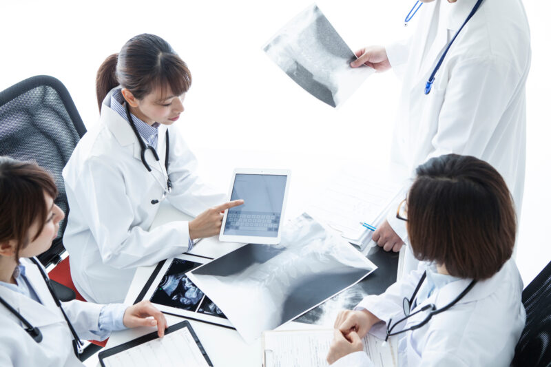 Doctors who are working in the medical office